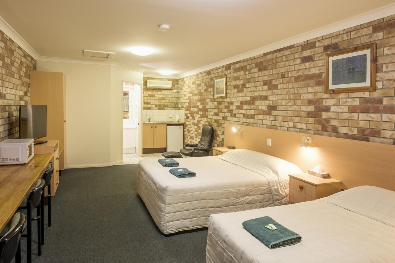 D'Aguilar Hotel Motel Extérieur photo